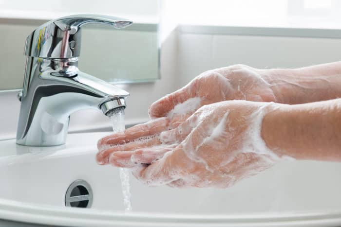 vask hænderne efter fra toilettet