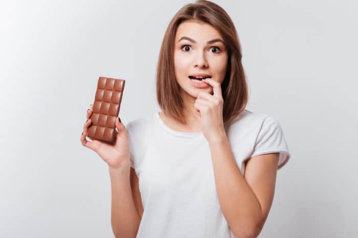 bivirkninger ved at spise chokolade til maven