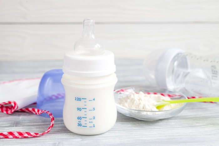 Hvor meget formel mælk til babyer