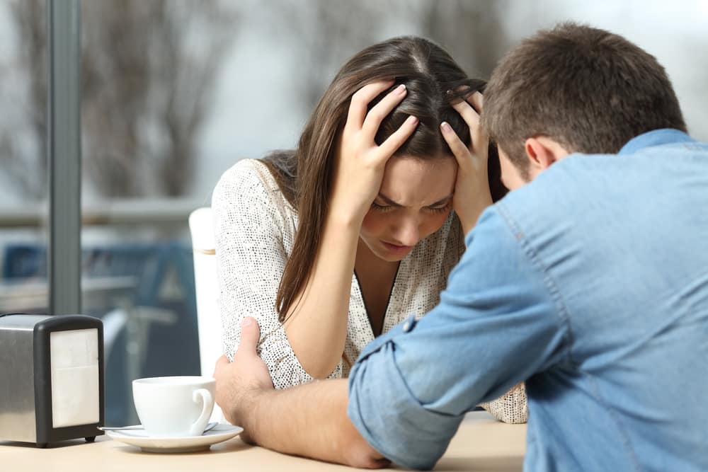 hjælpe par bliver deprimeret