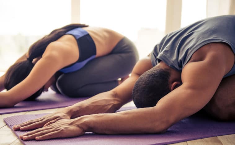 yoga til behandling af skoliose