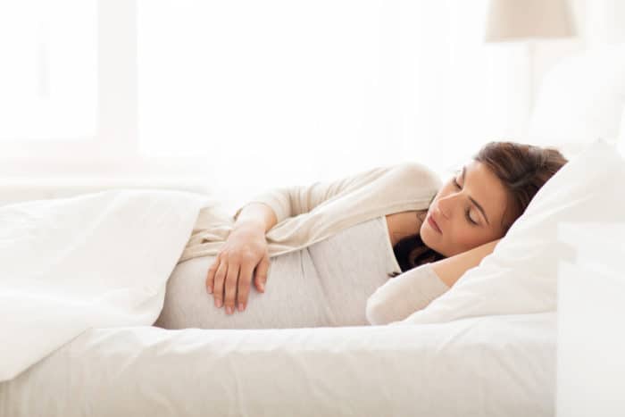sovende stilling for gravide kvinder